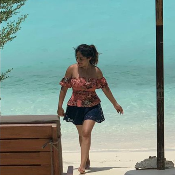 Guess-Beautiful summer off shoulder top - Picture 2 of 4